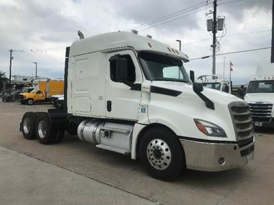Freightliner Cascadia 126 Sleeper Semi Truck - 60" Integral Sleeper, 455HP, 12 Speed Automatic