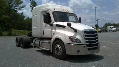 Freightliner Cascadia 126 Sleeper Semi Truck - 60" Integral Sleeper, 455HP, 12 Speed Automatic