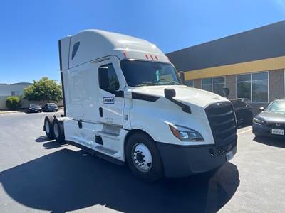 Freightliner Cascadia 126 Sleeper Semi Truck - 72" Integral Sleeper, 455HP, 12 Speed Automatic