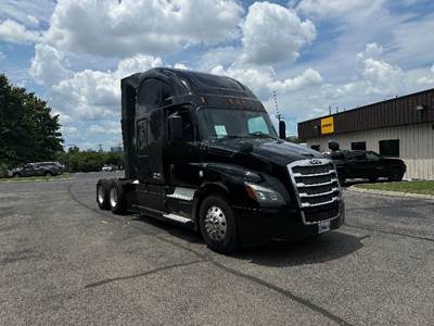 Freightliner Cascadia 126 Sleeper Semi Truck - 72" Integral Sleeper, 455HP, 12 Speed Automatic