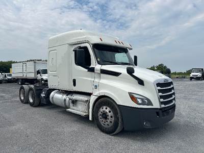 Freightliner Cascadia 126 Sleeper Semi Truck - 72" Integral Sleeper, 455HP, 12 Speed Automatic