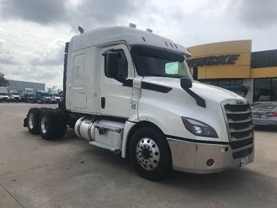 Freightliner Cascadia 126 Sleeper Semi Truck - 60" Integral Sleeper, 455HP, 12 Speed Automatic