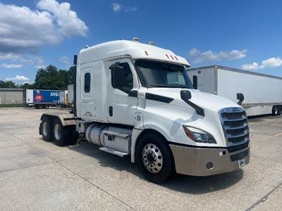 Freightliner Cascadia 126 Sleeper Semi Truck - 60" Integral Sleeper, 455HP, 12 Speed Automatic