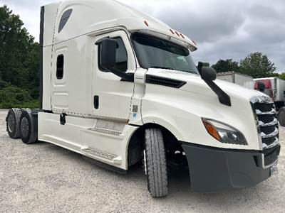 Freightliner Cascadia 126 Sleeper Semi Truck - 72" Integral Sleeper, 455HP, 12 Speed Automatic