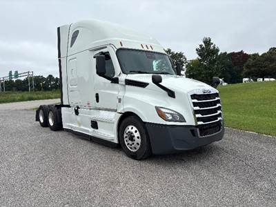 Freightliner Cascadia 126 Sleeper Semi Truck - 72" Integral Sleeper, 400HP, 12 Speed Automatic