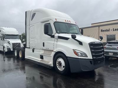 Freightliner Cascadia 126 Sleeper Semi Truck - 72" Integral Sleeper, 455HP, 12 Speed Automatic