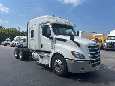 Freightliner Cascadia 126 Sleeper Semi Truck - 60" Integral Sleeper, 455HP, 12 Speed Automatic