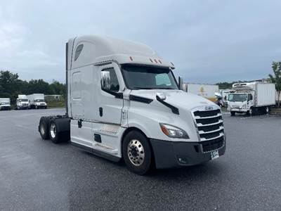 Freightliner Cascadia 126 Sleeper Semi Truck - 72" Integral Sleeper, 455HP, 12 Speed Automatic