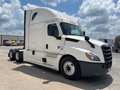 Freightliner Cascadia 126 Sleeper Semi Truck - 72" Integral Sleeper, 455HP, 12 Speed Automatic