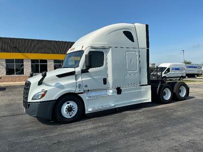 Freightliner Cascadia 126 Sleeper Semi Truck - 72" Integral Sleeper, 455HP, 12 Speed Automatic
