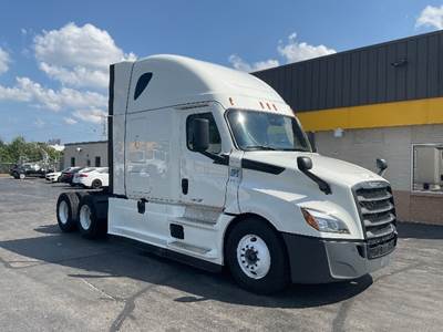 Freightliner Cascadia 126 Sleeper Semi Truck - 72" Integral Sleeper, 455HP, 12 Speed Automatic