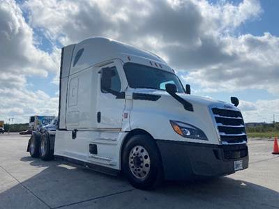 Freightliner Cascadia 126 Sleeper Semi Truck - 72" Integral Sleeper, 400HP, 12 Speed Automatic