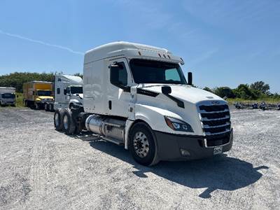 Freightliner Cascadia 126 Sleeper Semi Truck - 72" Integral Sleeper, 455HP, 12 Speed Automatic