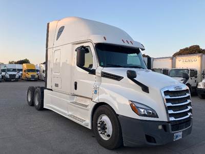 Freightliner Cascadia 126 Sleeper Semi Truck - 72" Integral Sleeper, 455HP, 12 Speed Automatic