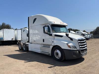 Freightliner Cascadia 126 Sleeper Semi Truck - 72" Integral Sleeper, 455HP, 12 Speed Automatic