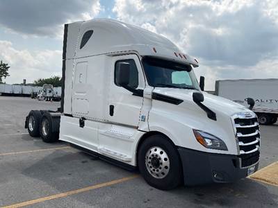 Freightliner Cascadia 126 Sleeper Semi Truck - 72" Integral Sleeper, 455HP, 12 Speed Automatic