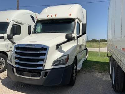 Freightliner Cascadia 126 Sleeper Semi Truck - Integral Sleeper