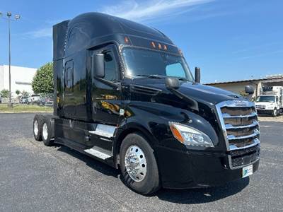 Freightliner Cascadia 126 Sleeper Semi Truck - 72" Integral Sleeper, 455HP, 12 Speed Automatic