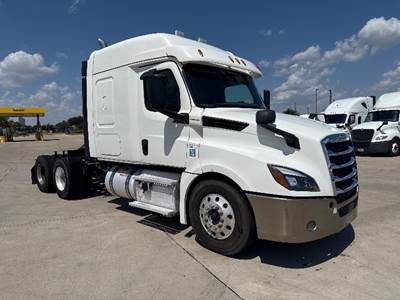 Freightliner Cascadia 126 Sleeper Semi Truck - 60" Integral Sleeper, 455HP, 12 Speed Automatic