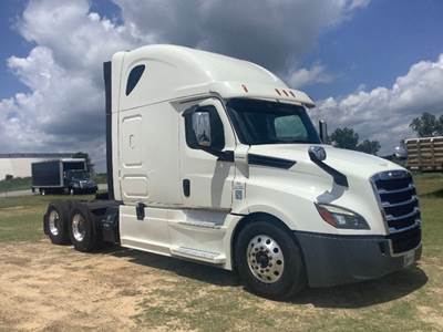 Freightliner Cascadia 126 Sleeper Semi Truck - 72" Integral Sleeper, 455HP, 12 Speed Automatic