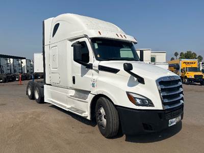 Freightliner Cascadia 126 Sleeper Semi Truck - 72" Integral Sleeper, 455HP, 12 Speed Automatic