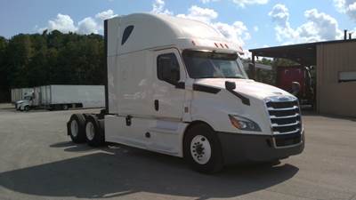 Freightliner Cascadia 126 Sleeper Semi Truck - 72" Integral Sleeper, 455HP, 12 Speed Automatic