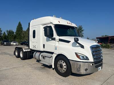 Freightliner Cascadia 126 Sleeper Semi Truck - 60" Integral Sleeper, 455HP, 12 Speed Automatic