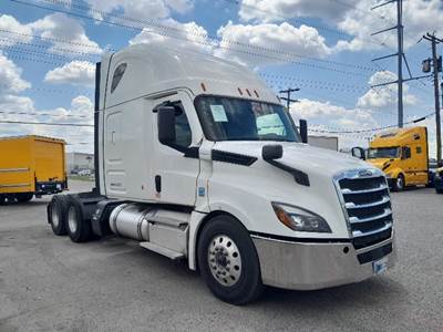 Freightliner Cascadia 126 Sleeper Semi Truck - 72" Integral Sleeper, 455HP, 12 Speed Automatic