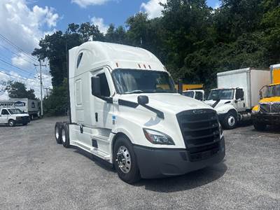 Freightliner Cascadia 126 Sleeper Semi Truck - 72" Integral Sleeper, 455HP, 12 Speed Automatic