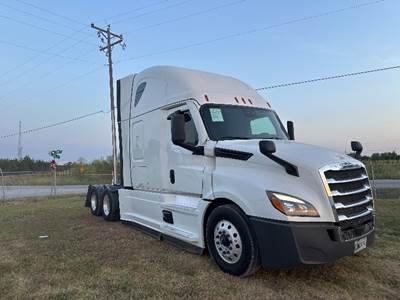 Freightliner Cascadia 126 Sleeper Semi Truck - 72" Integral Sleeper, 400HP, 12 Speed Automatic