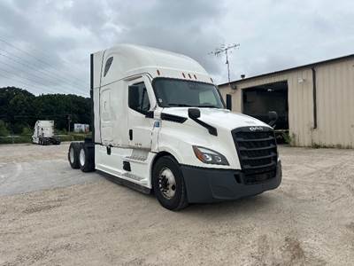 Freightliner Cascadia 126 Sleeper Semi Truck - 72" Integral Sleeper, 455HP, 12 Speed Automatic