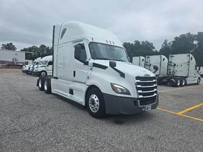 Freightliner Cascadia 126 Sleeper Semi Truck - 72" Integral Sleeper, 400HP, 12 Speed Automatic