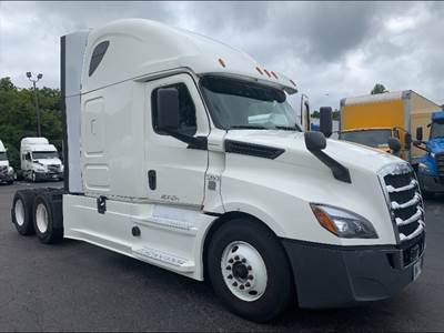 Freightliner Cascadia 126 Sleeper Semi Truck - 72" Integral Sleeper, 455HP, 12 Speed Automatic
