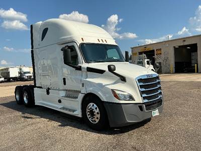 Freightliner Cascadia 126 Sleeper Semi Truck - 72" Integral Sleeper, 400HP, 12 Speed Automatic