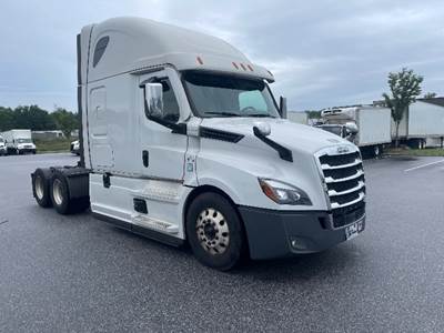 Freightliner Cascadia 126 Sleeper Semi Truck - 72" Integral Sleeper, 455HP, 12 Speed Automatic