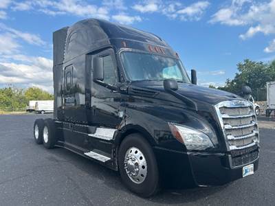 Freightliner Cascadia 126 Sleeper Semi Truck - 72" Integral Sleeper, 455HP, 12 Speed Automatic