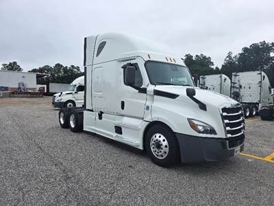 Freightliner Cascadia 126 Sleeper Semi Truck - 72" Integral Sleeper, 400HP, 12 Speed Automatic