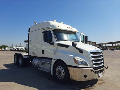 Freightliner Cascadia 126 Sleeper Semi Truck - 60" Integral Sleeper, 455HP, 12 Speed Automatic