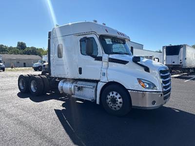 Freightliner Cascadia 126 Sleeper Semi Truck - 60" Integral Sleeper, 455HP, 12 Speed Automatic