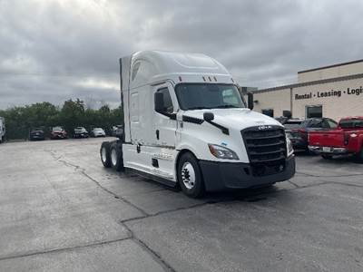 Freightliner Cascadia 126 Sleeper Semi Truck - 72" Integral Sleeper, 455HP, 12 Speed Automatic