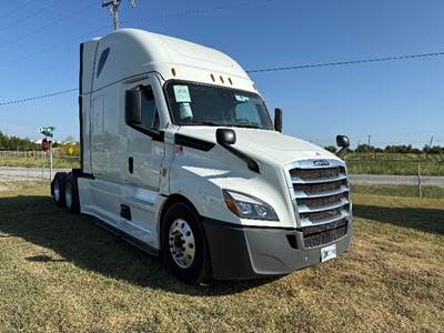 Freightliner Cascadia 126 Sleeper Semi Truck - 72" Integral Sleeper, 400HP, 12 Speed Automatic
