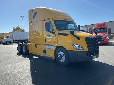 Freightliner Cascadia 126 Sleeper Semi Truck - 72" Integral Sleeper, 455HP, 12 Speed Automatic