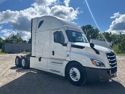 Freightliner Cascadia 126 Sleeper Semi Truck - 72" Integral Sleeper, 455HP, 12 Speed Automatic