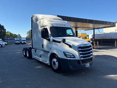 Freightliner Cascadia 126 Sleeper Semi Truck - 60" Integral Sleeper, 455HP, 12 Speed Automatic