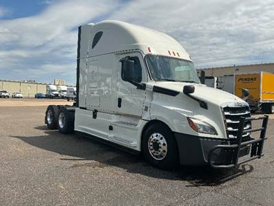 Freightliner Cascadia 126 Sleeper Semi Truck - 72" Integral Sleeper, 400HP, 12 Speed Automatic