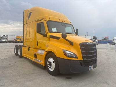 Freightliner Cascadia 126 Sleeper Semi Truck - 72" Integral Sleeper, 455HP, 12 Speed Automatic