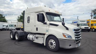 Freightliner Cascadia 126 Sleeper Semi Truck - 60" Integral Sleeper, 455HP, 12 Speed Automatic