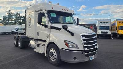 Freightliner Cascadia 126 Sleeper Semi Truck - 60" Integral Sleeper, 455HP, 12 Speed Automatic