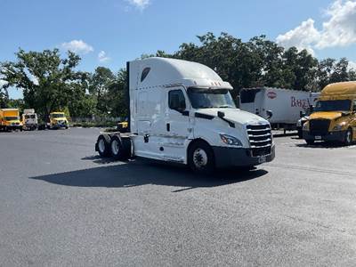 Freightliner Cascadia 126 Sleeper Semi Truck - 72" Integral Sleeper, 455HP, 12 Speed Automatic