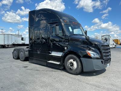 Freightliner Cascadia 126 Sleeper Semi Truck - 72" Integral Sleeper, 455HP, 12 Speed Automatic